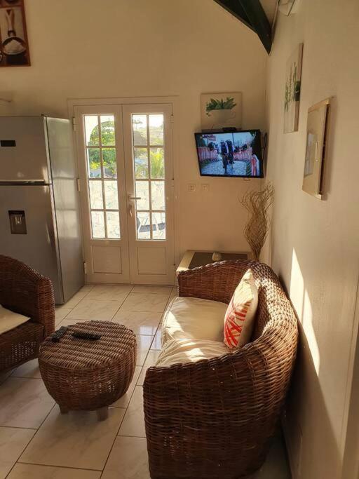 Le Sable Bleu - Evasion Tropicale A Sainte-Anne - Plage 5Min - Piscine - Parking - Logement Climatise - Vue Sur Les Palmiers - Parfait Pour Sejours En Famille Ou Entre Amis Exterior foto