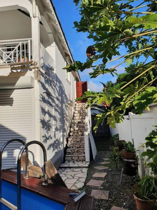 Le Sable Bleu - Evasion Tropicale A Sainte-Anne - Plage 5Min - Piscine - Parking - Logement Climatise - Vue Sur Les Palmiers - Parfait Pour Sejours En Famille Ou Entre Amis Exterior foto