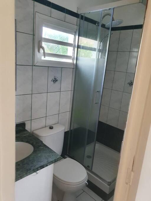 Le Sable Bleu - Evasion Tropicale A Sainte-Anne - Plage 5Min - Piscine - Parking - Logement Climatise - Vue Sur Les Palmiers - Parfait Pour Sejours En Famille Ou Entre Amis Exterior foto